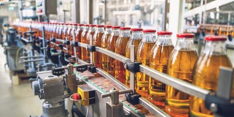 bwi-eagle-bottling Autonomous BWI EAGLE logistics robot for efficient beverage production and packaging.