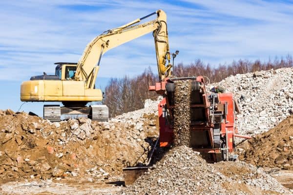 construction-equipment-bwi-application-600×400-1. Construction equipment crushing rocks